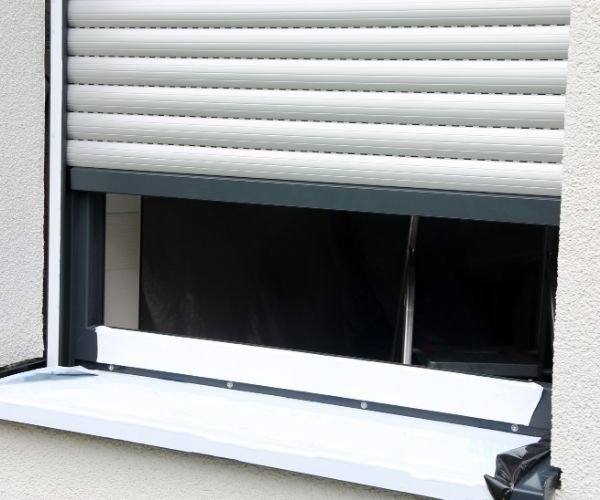 Rollladen klemmt oder hängt schief